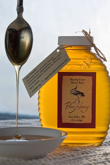 dancingcranehoney4web.jpg