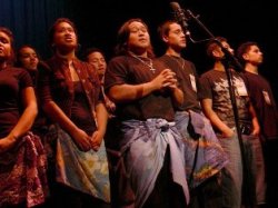 Polynesian_Choir_2.jpg