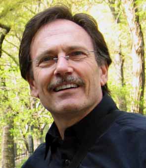 Howard black shirt.jpg