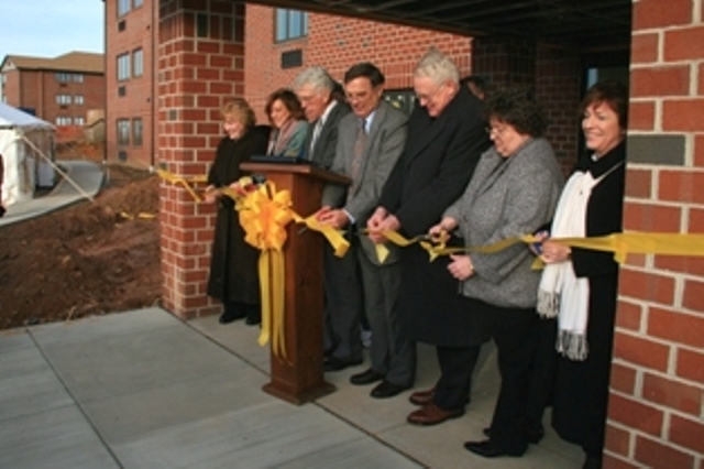 biggerLuther House Ribbon Cutting 12-14-08 008.jpg
